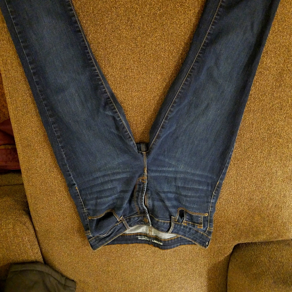 Never worn Old Navy Rockstar Skinny jeans